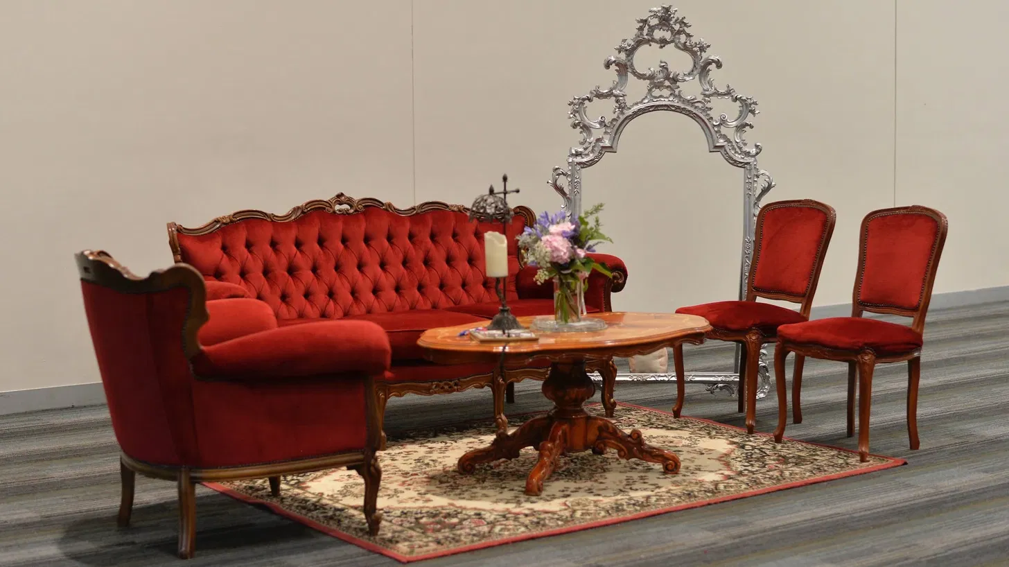 Vintage velvet lounge styling with florals